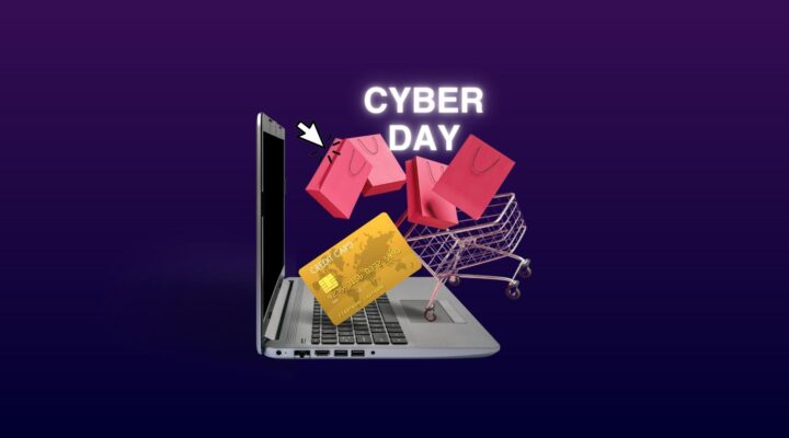 computador y tarjetas de crédito en cyber day